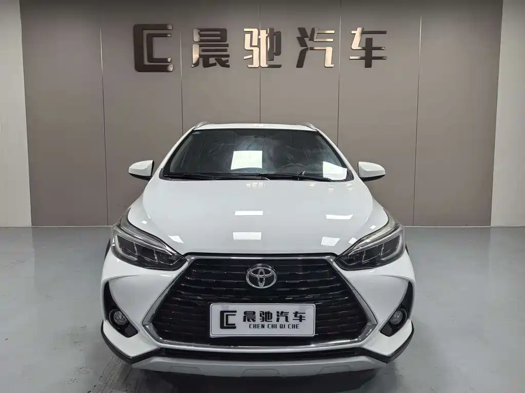Toyota Yaris L — фото 2