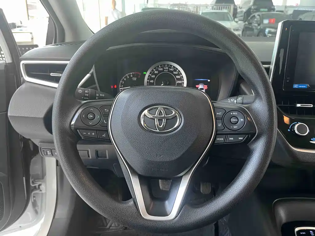 Toyota Corolla — фото 18