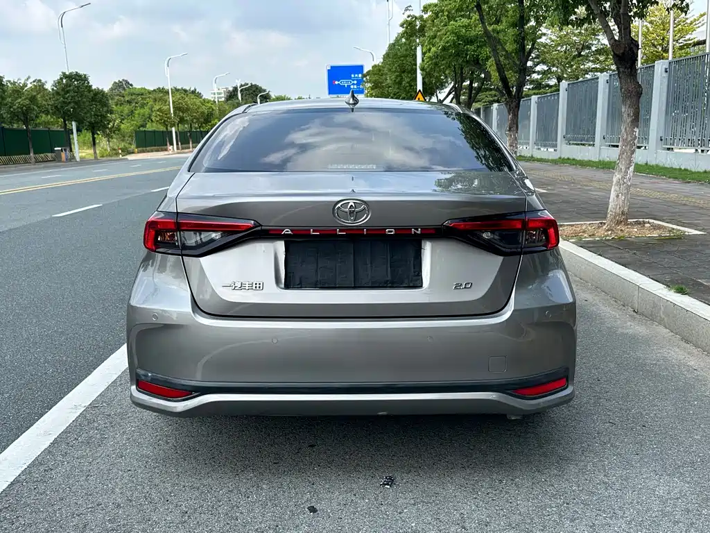 Toyota Allion — фото 4
