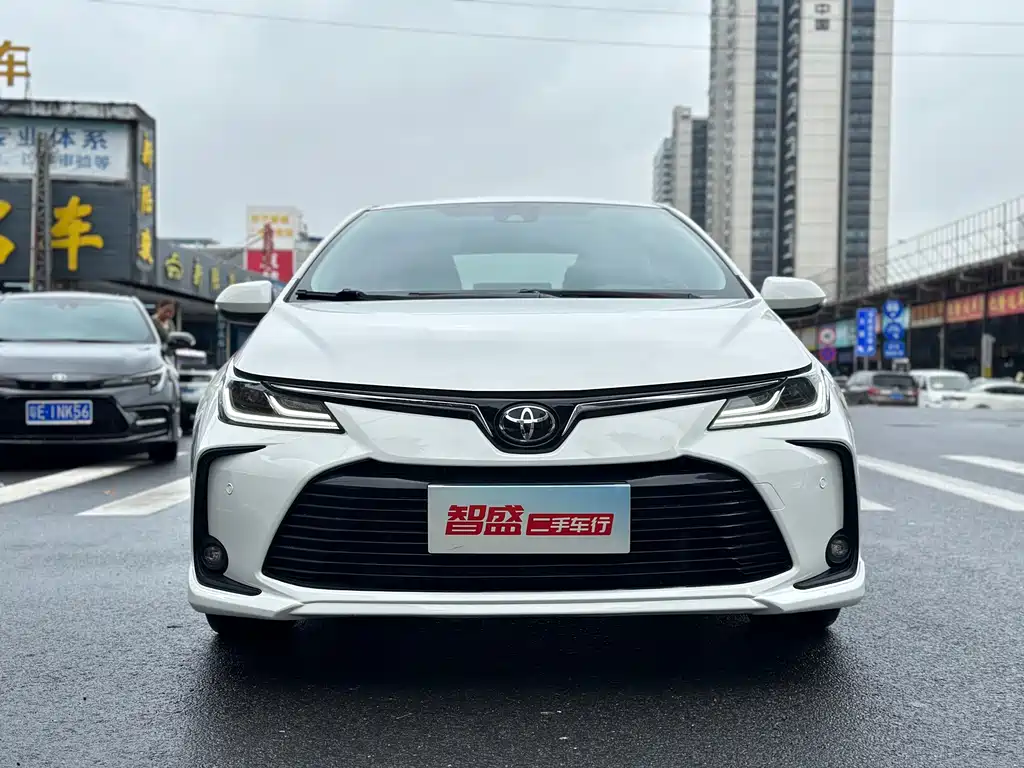 Toyota Corolla — фото 2