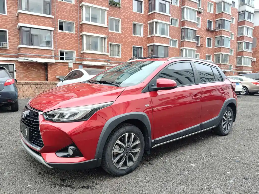 Toyota Yaris L — фото 2