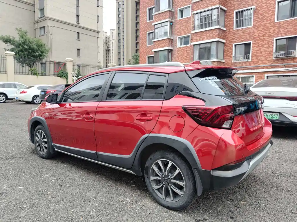 Toyota Yaris L — фото 4