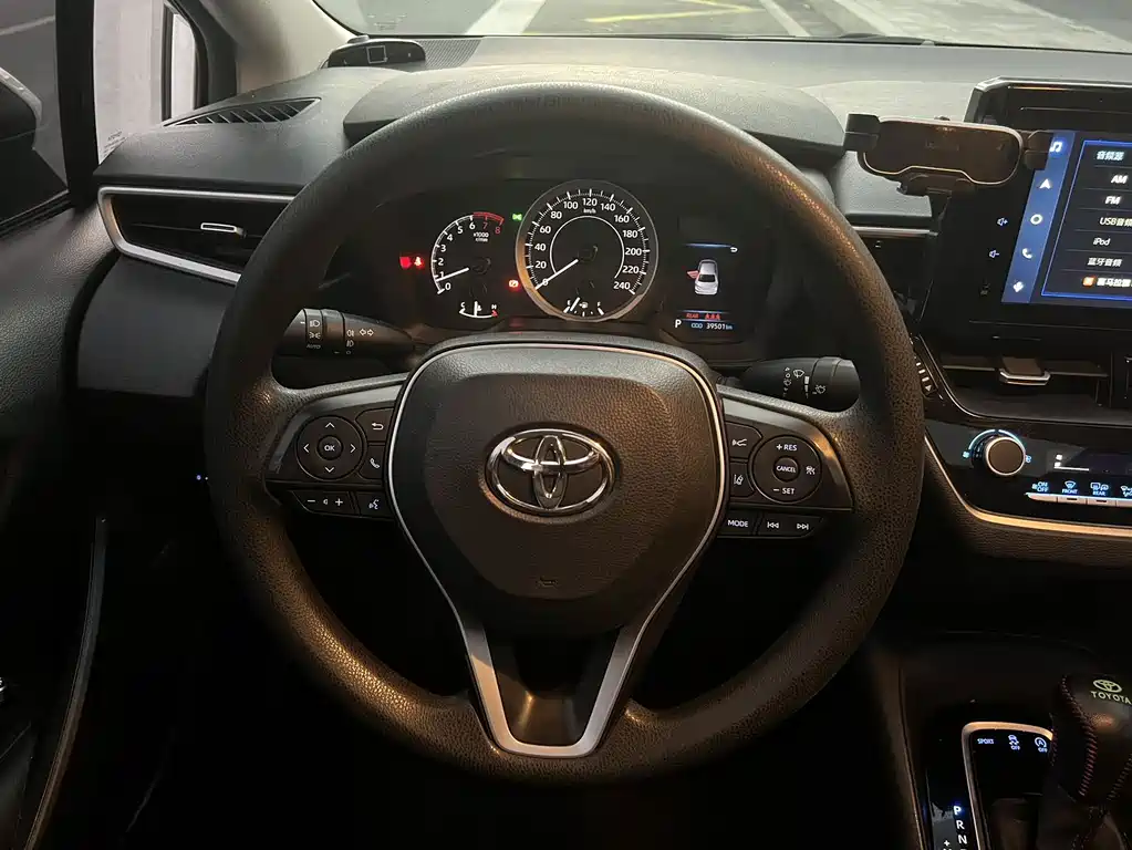 Toyota Corolla — фото 13