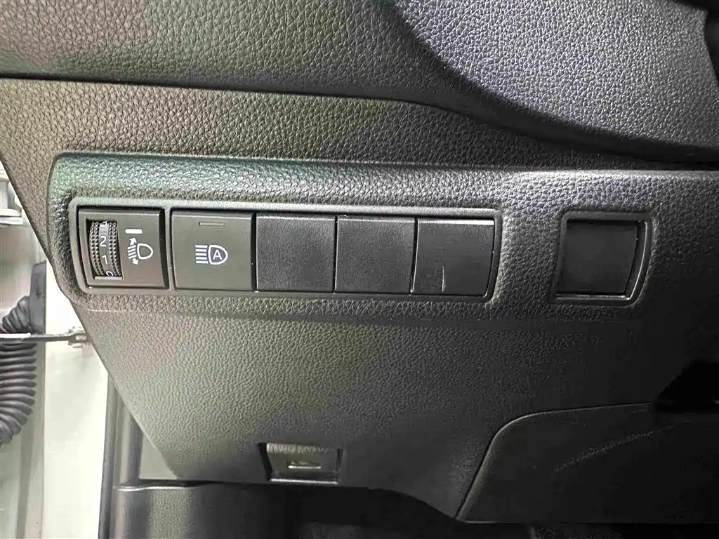 Toyota Levin — фото 11