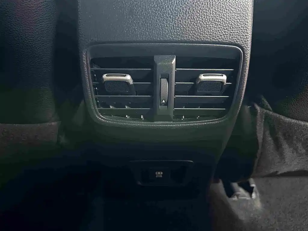 Toyota Levin — фото 18