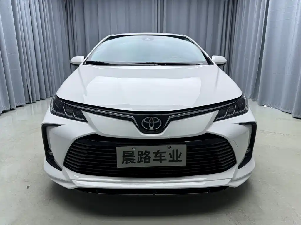 Toyota Corolla — фото 2