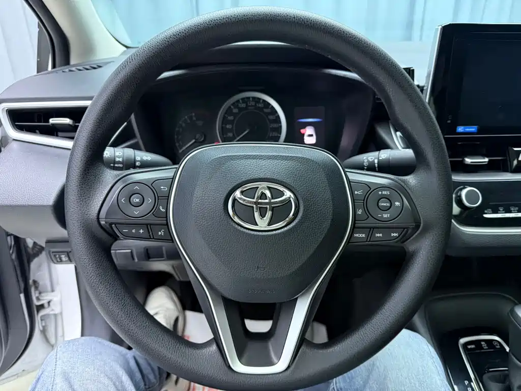 Toyota Corolla — фото 14