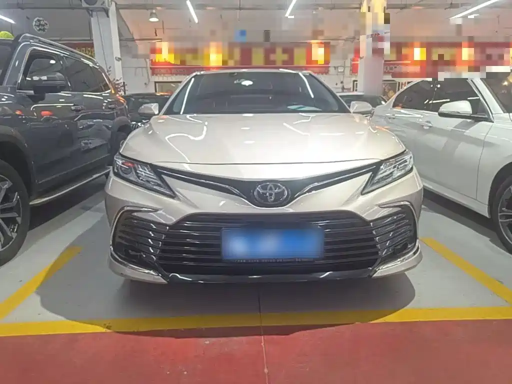 Toyota Camry — фото 3