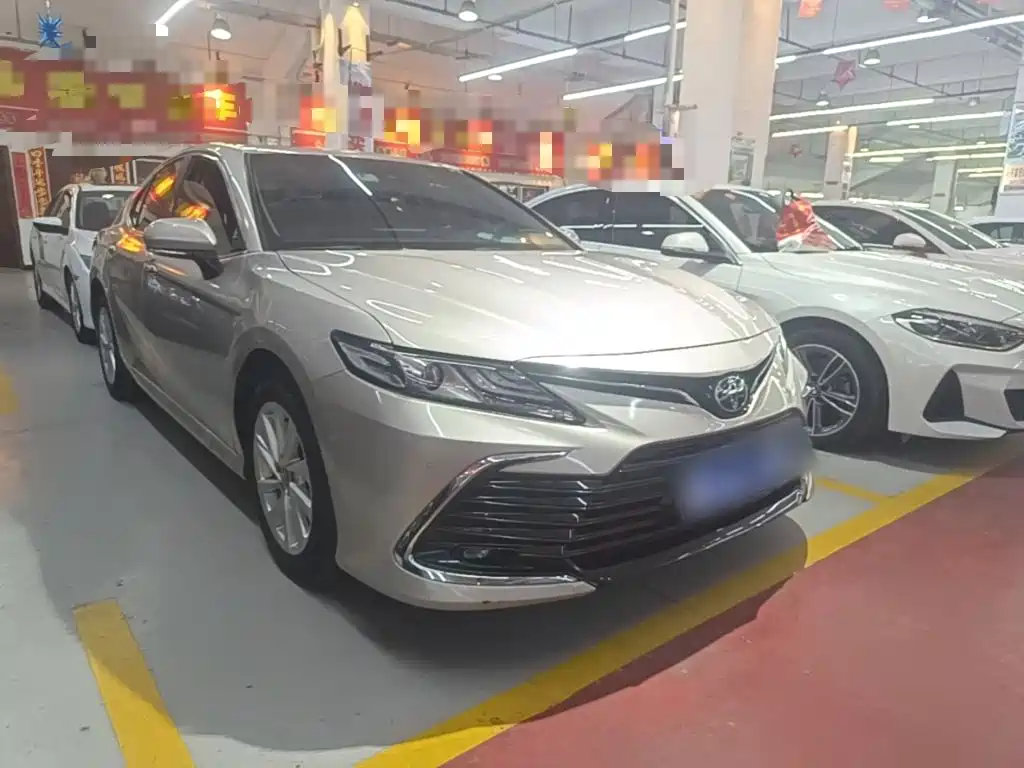 Toyota Camry — фото 4