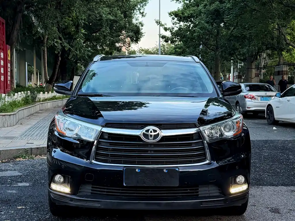 Toyota Highlander — фото 2