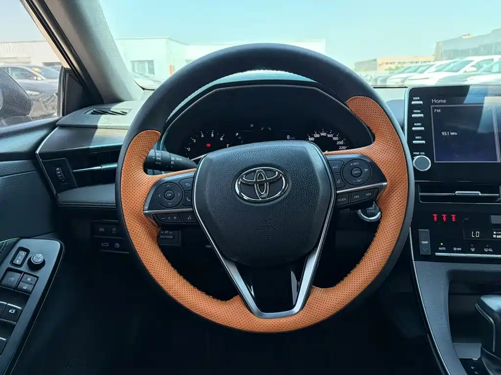 Toyota Avalon — фото 11