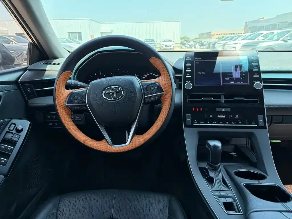 Toyota Avalon — фото 10