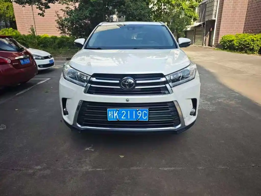 Toyota Highlander — фото 2