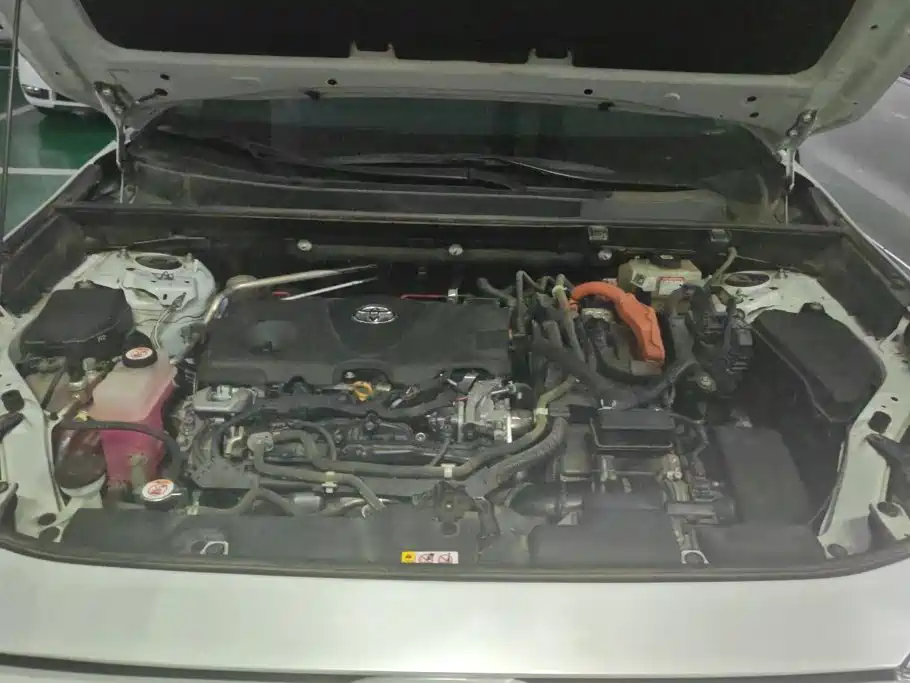 Toyota RAV4 — фото 10