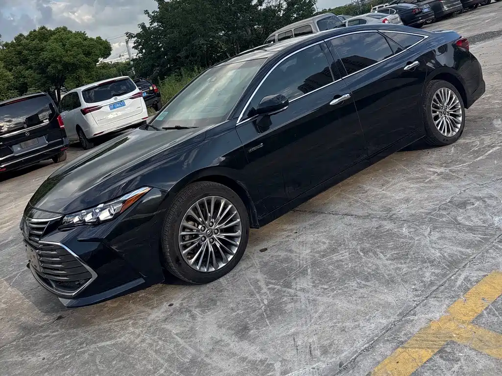 Toyota Avalon — фото 2