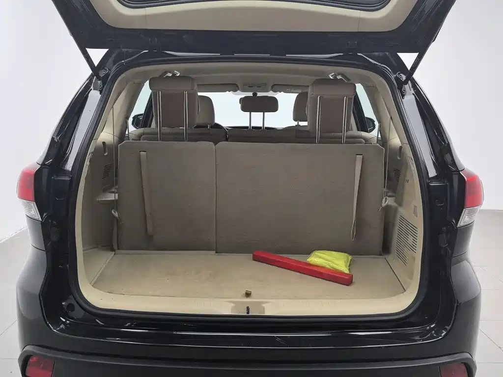 Toyota Highlander — фото 16