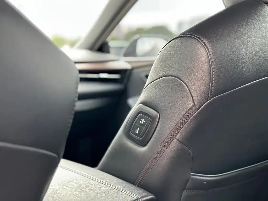 Toyota Avalon — фото 11