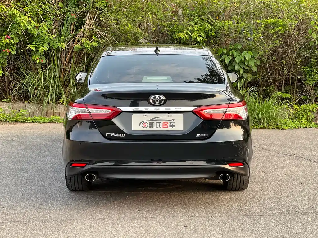 Toyota Camry — фото 5