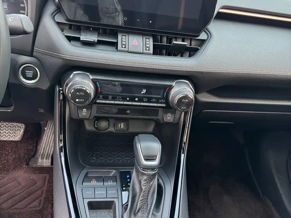 Toyota Wildlander — фото 14