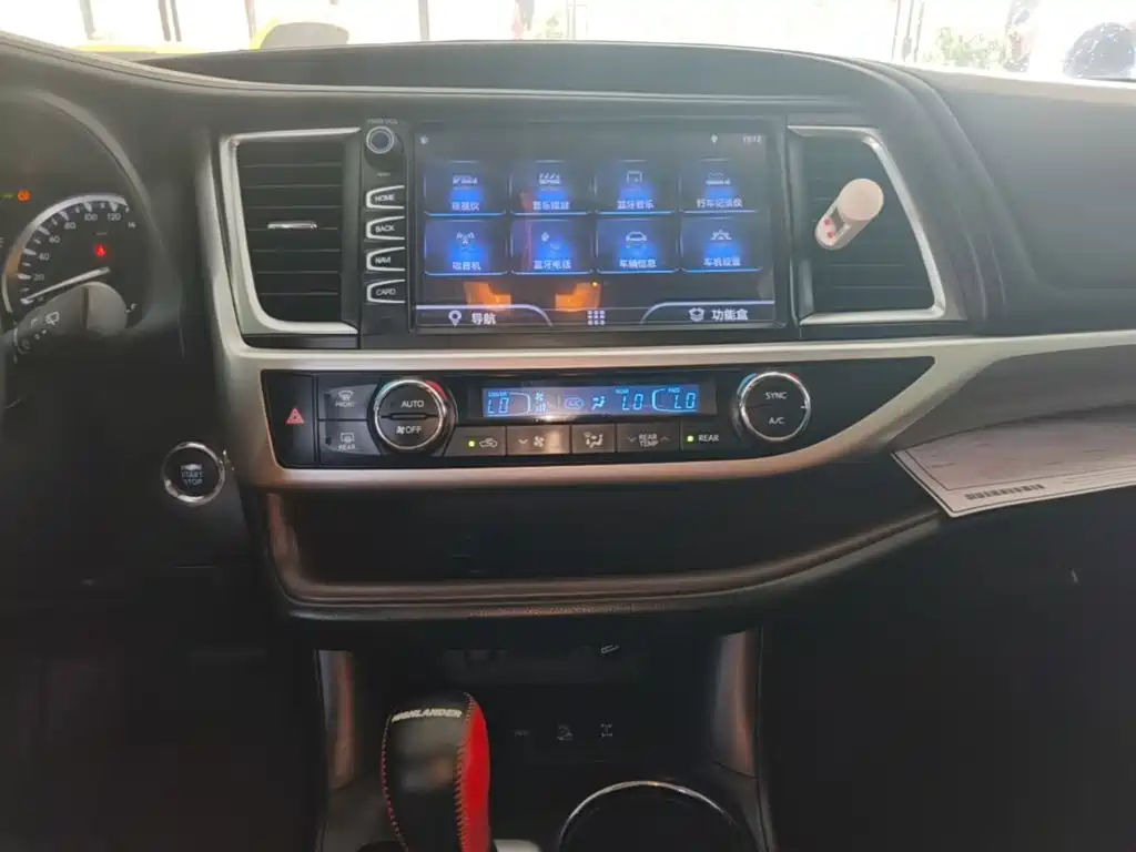 Toyota Highlander — фото 13