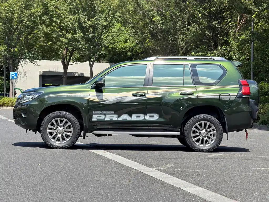 Toyota Prado — фото 4