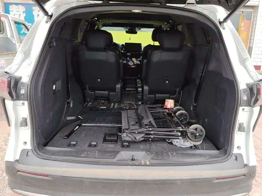 Toyota Sienna — фото 4