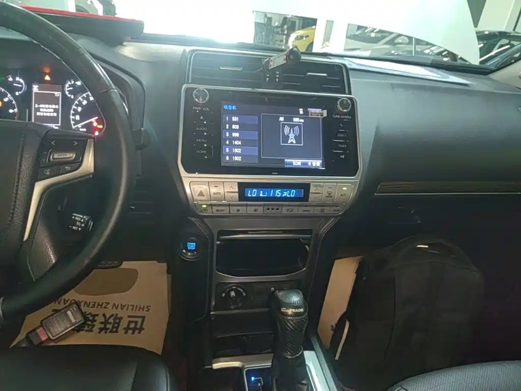 Toyota Prado — фото 13