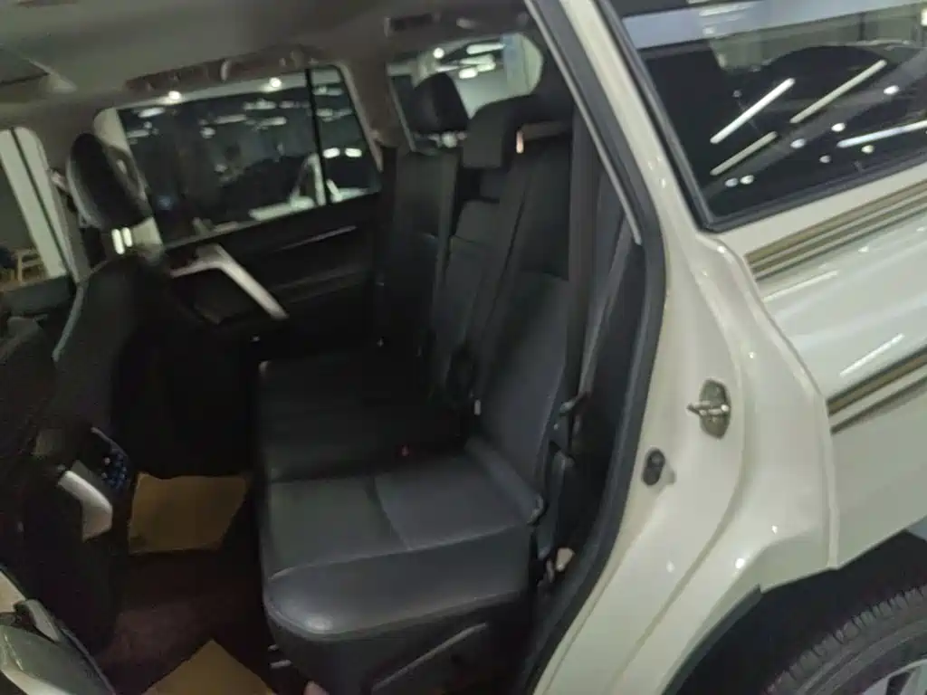 Toyota Prado — фото 17