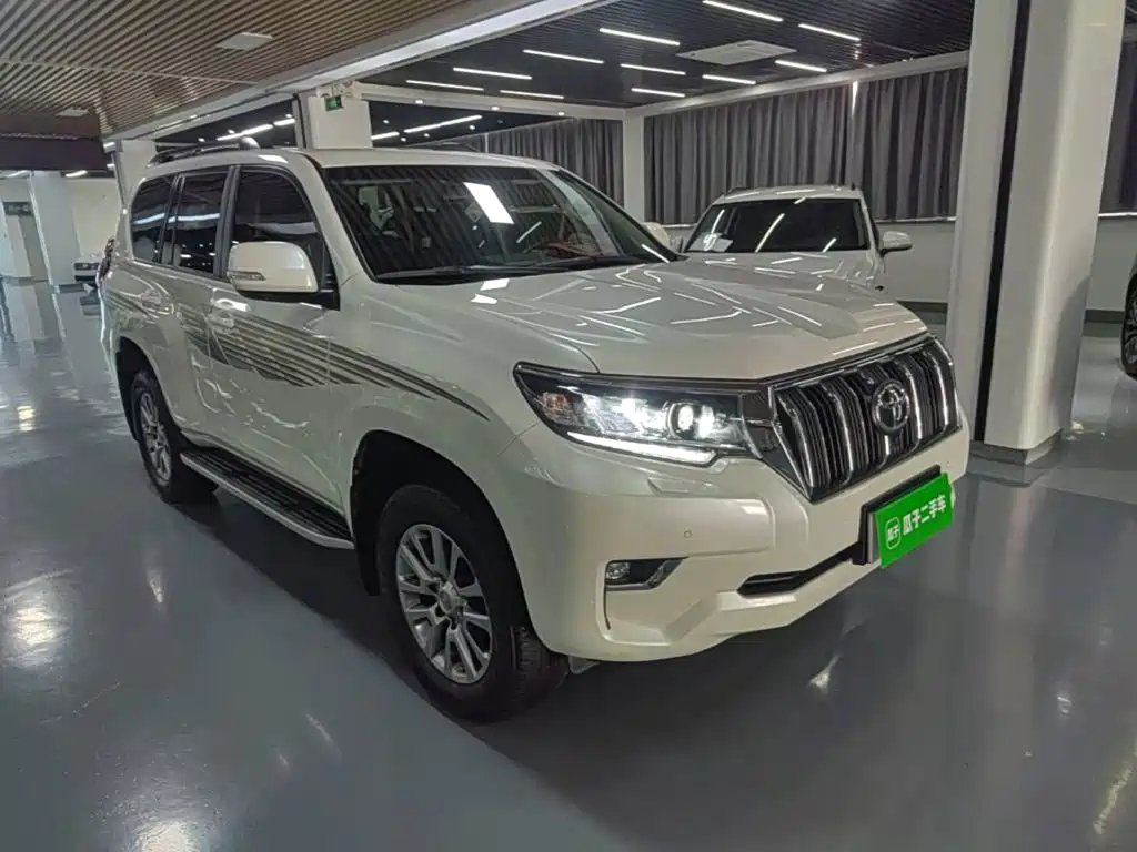 Toyota Prado — фото 4