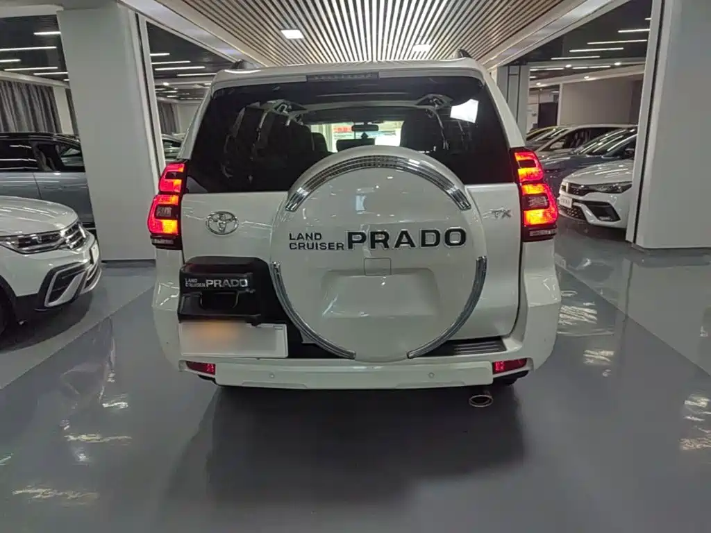 Toyota Prado — фото 6