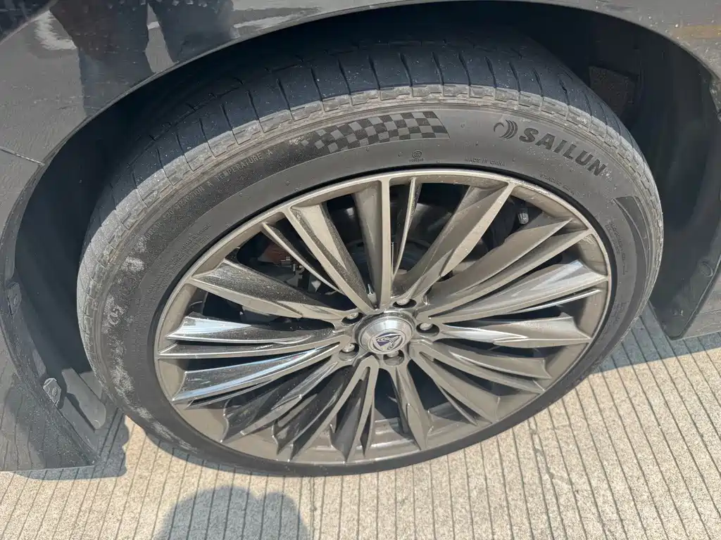 Toyota Alphard — фото 10