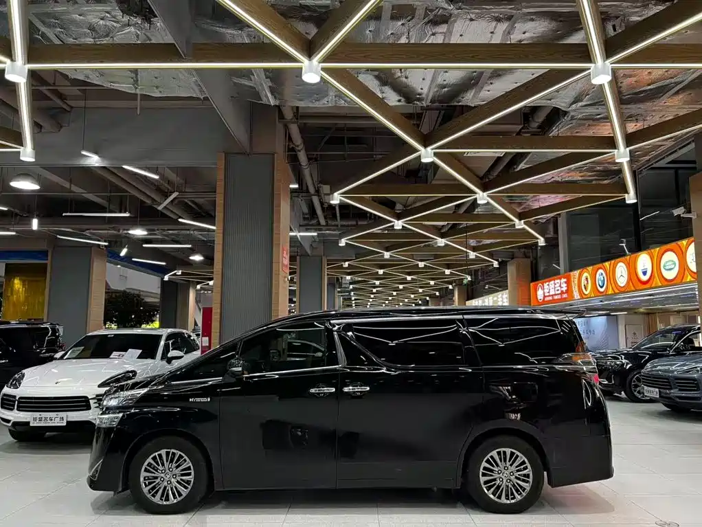 Toyota Vellfire — фото 11