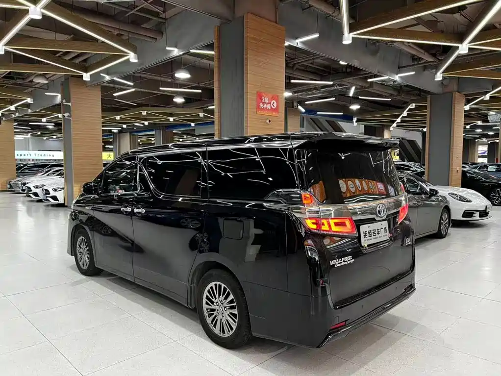 Toyota Vellfire — фото 14