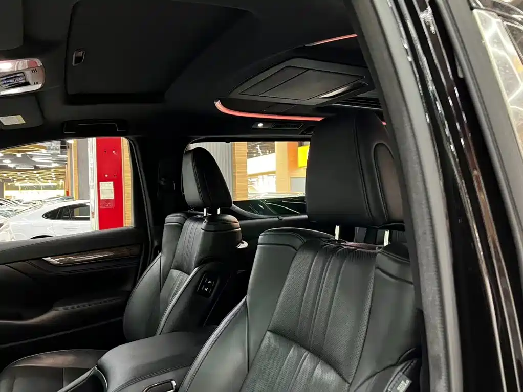 Toyota Vellfire — фото 3