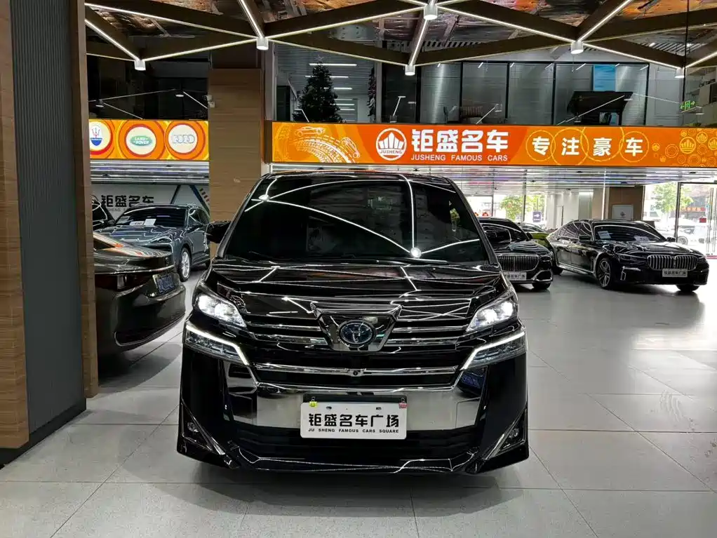 Toyota Vellfire — фото 10