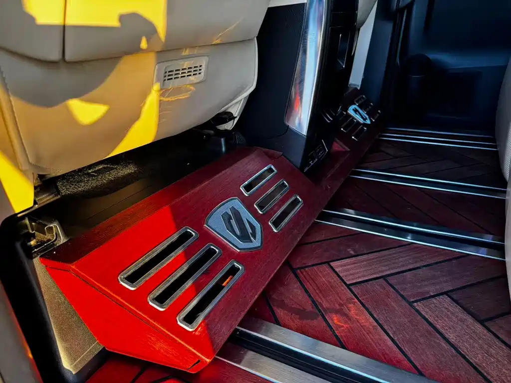 Toyota Alphard — фото 18