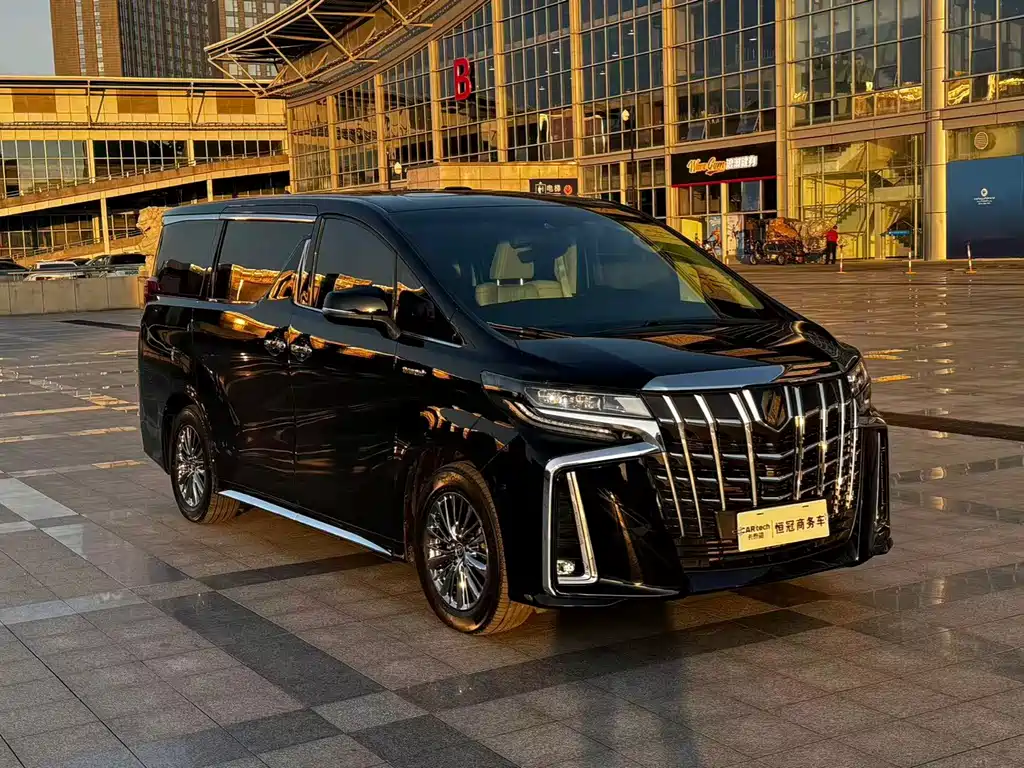 Toyota Alphard — фото 3