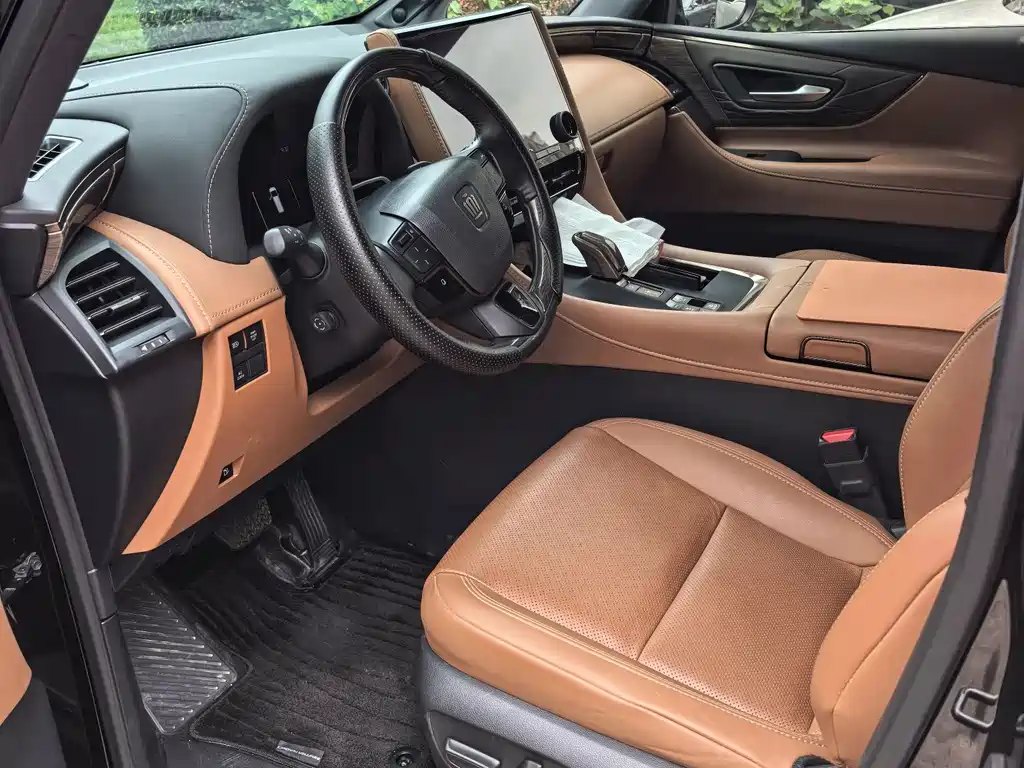 Toyota Alphard — фото 9