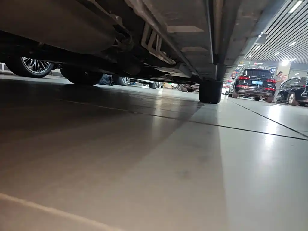 Toyota Alphard — фото 21