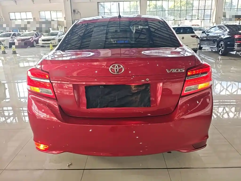 Toyota Vios — фото 6