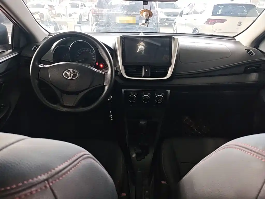 Toyota Vios — фото 10
