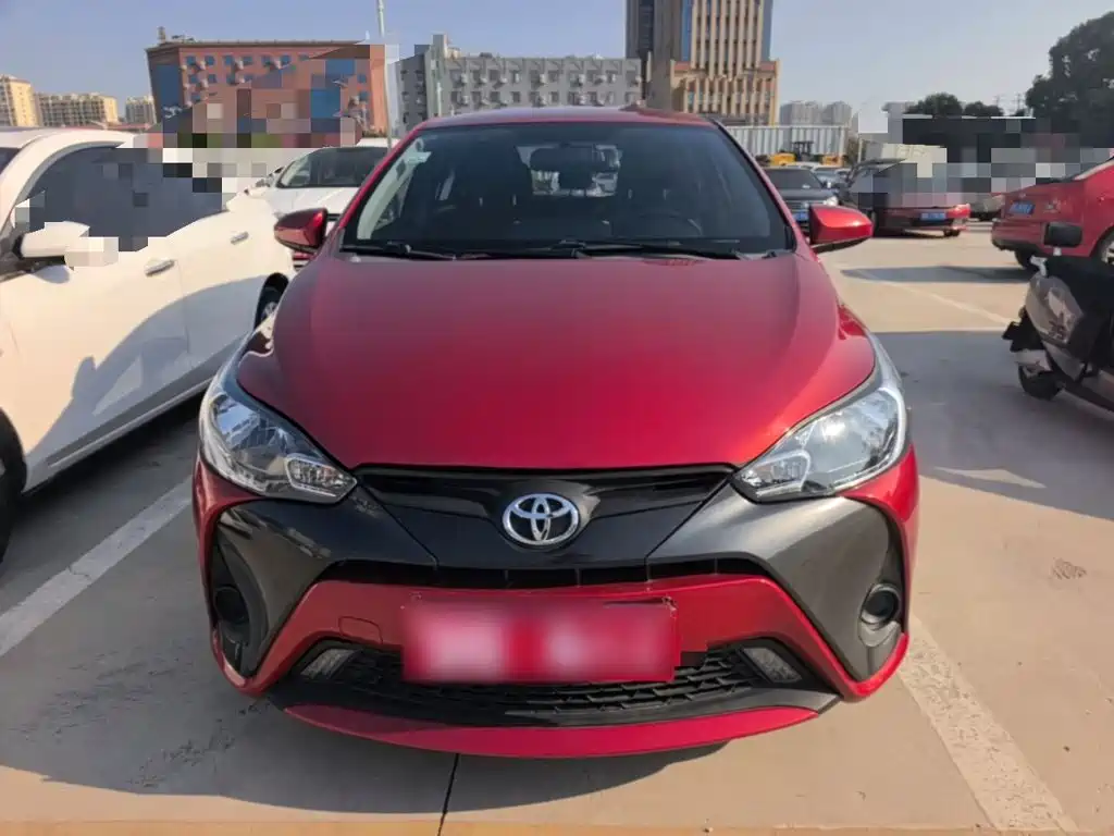 Toyota Yaris L — фото 3