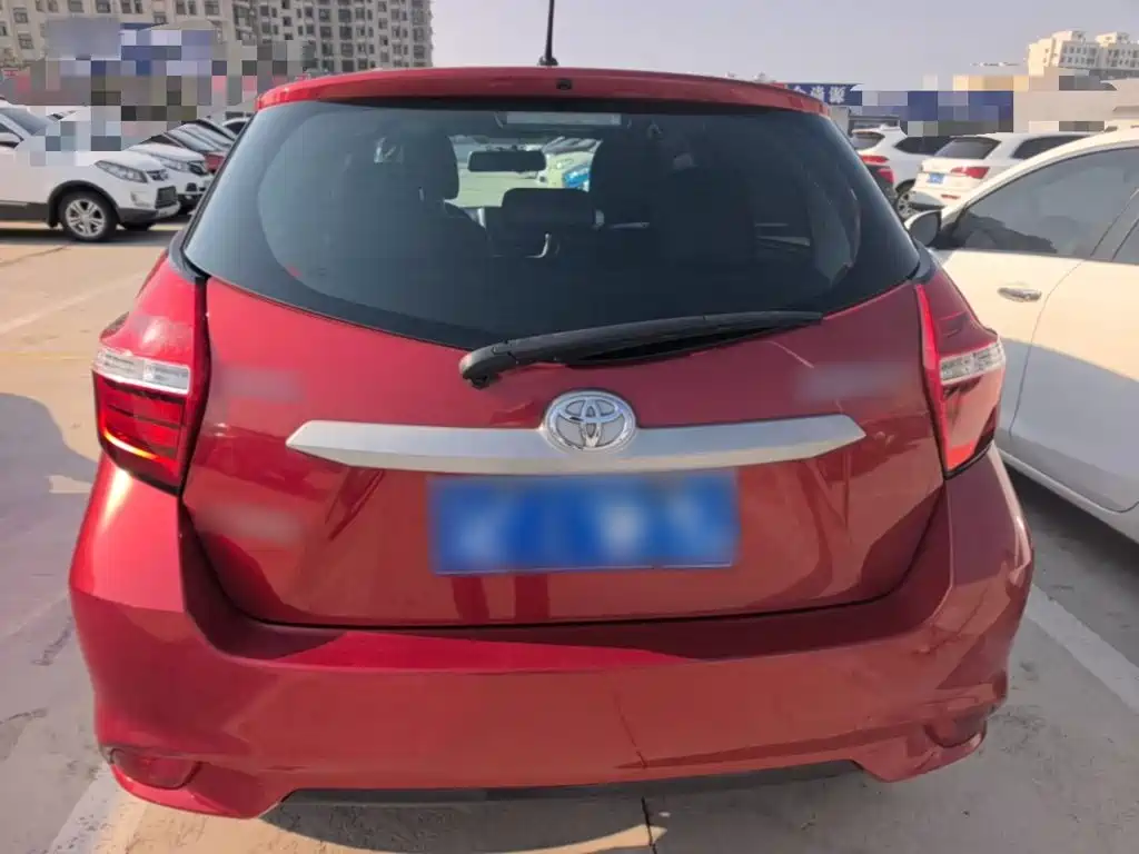 Toyota Yaris L — фото 6