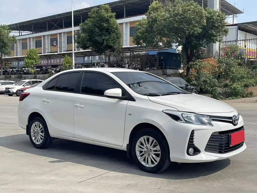 Toyota Vios — фото 3