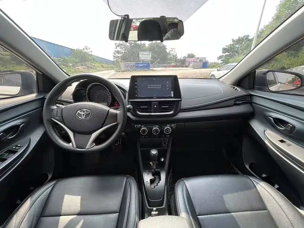 Toyota Vios — фото 5