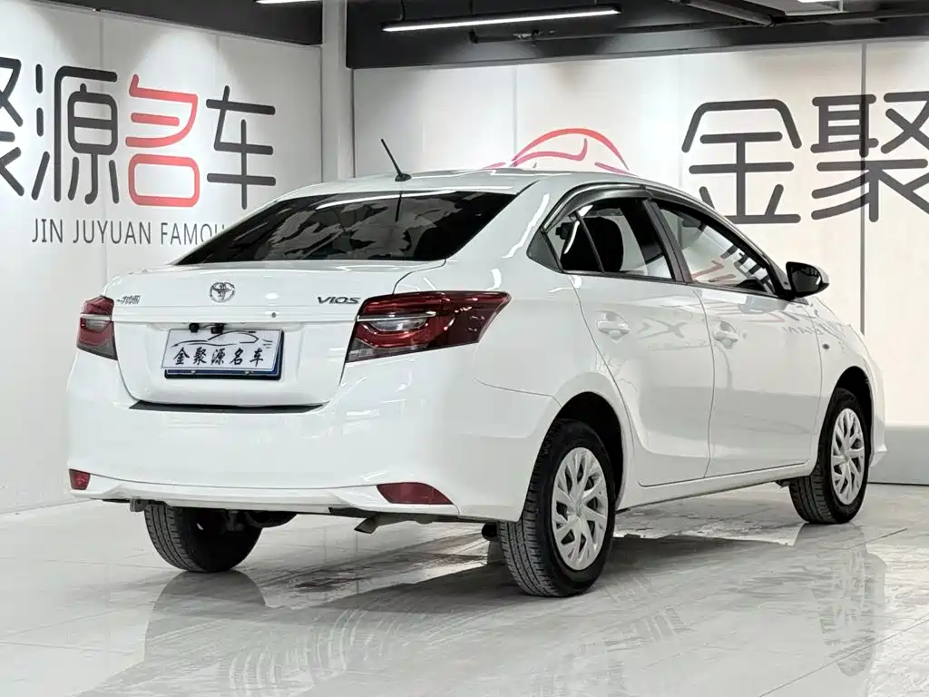 Toyota Vios — фото 6