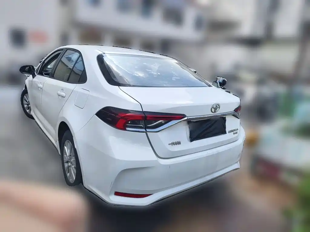Toyota Corolla — фото 3