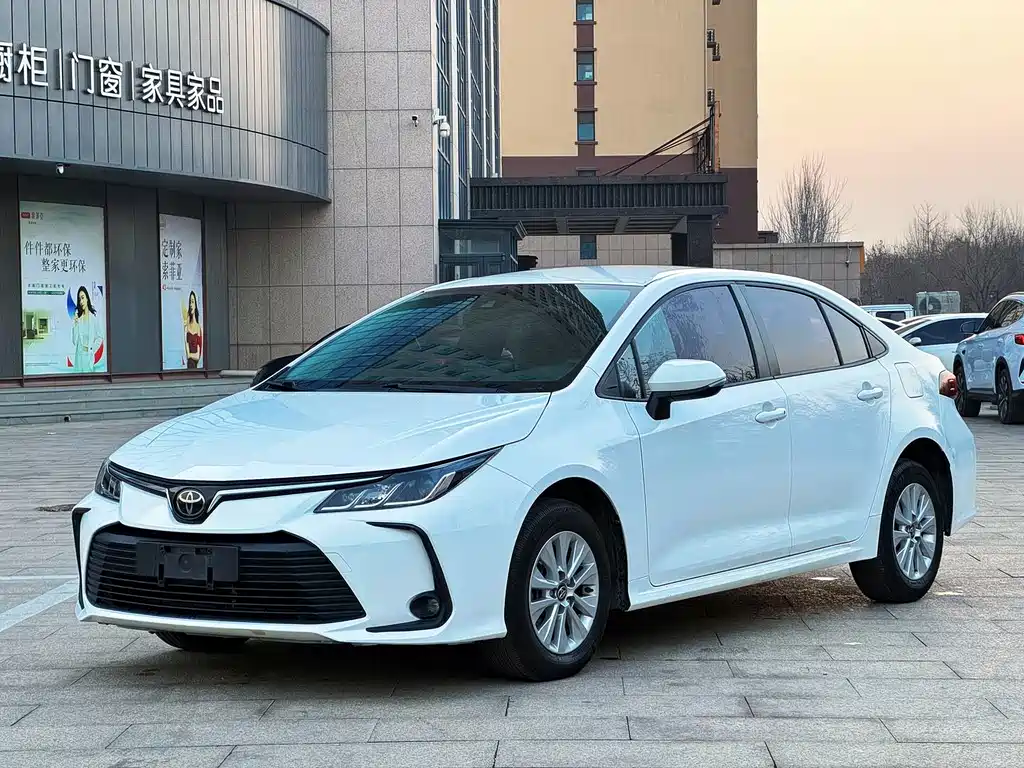 Toyota Corolla — фото 3