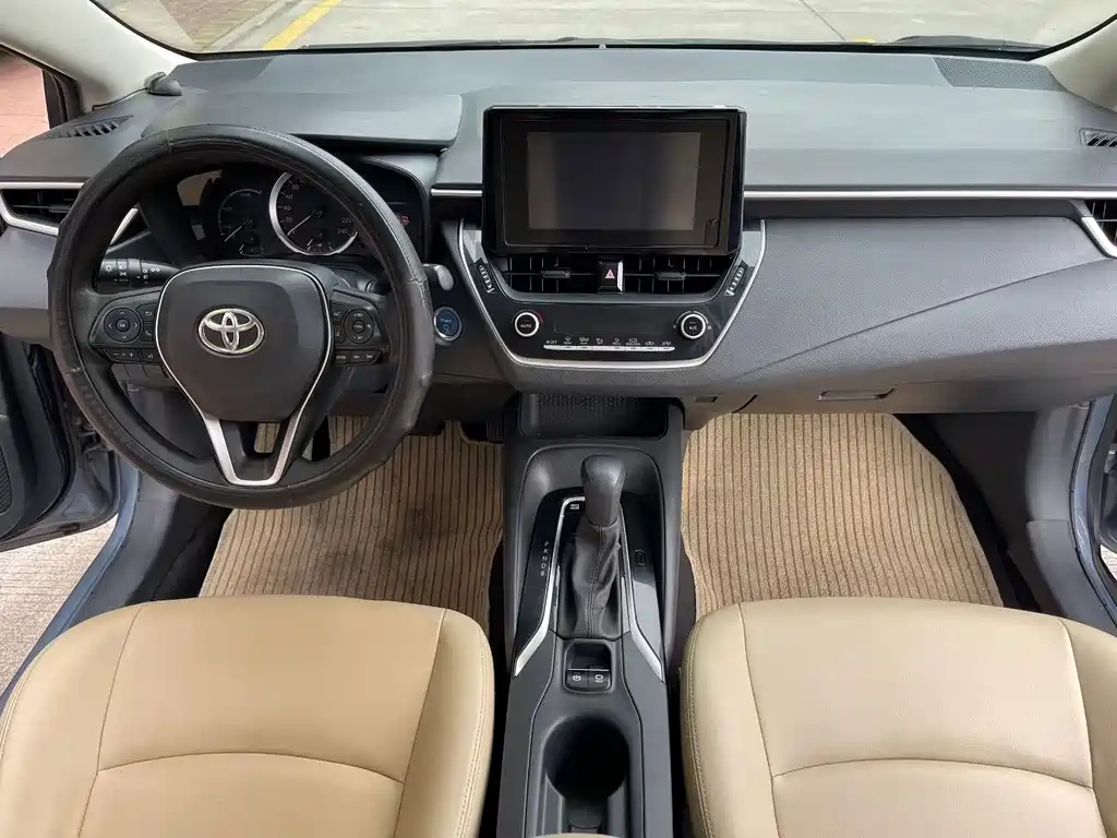 Toyota Corolla — фото 7