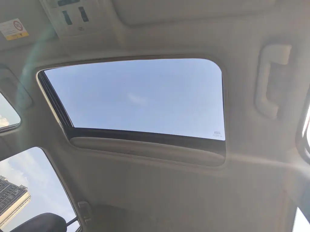 Toyota RAV4 — фото 17